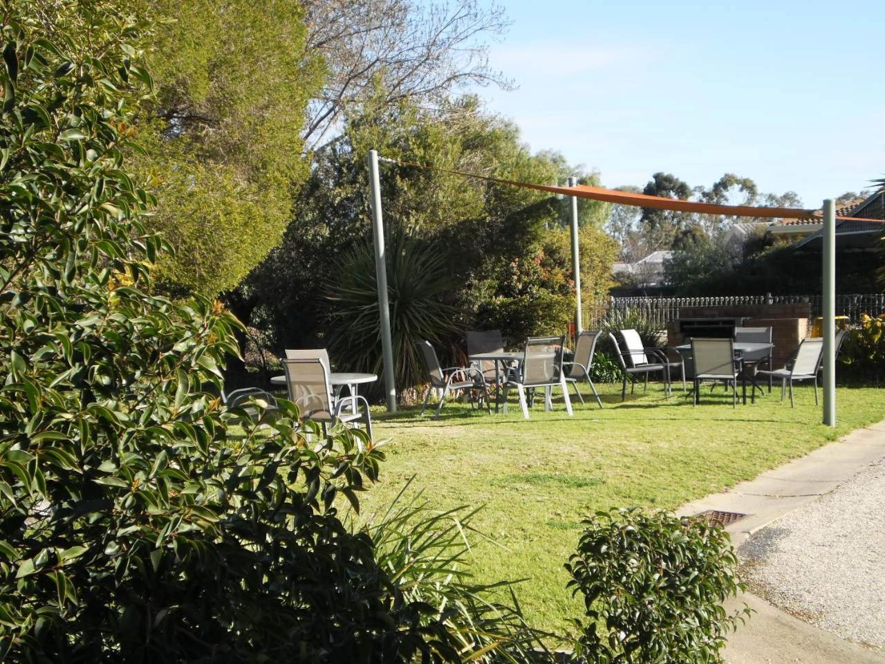 Arcadia Motor Inn Corowa Exterior photo